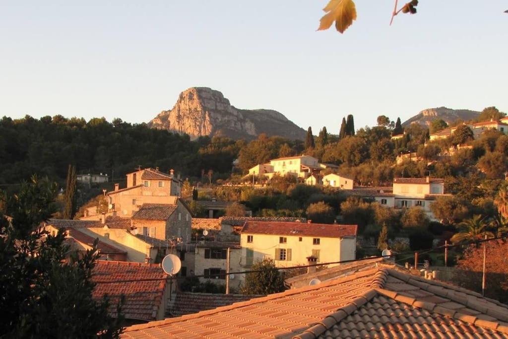 Holiday home Maison De Village Vue Montagne La Gaude